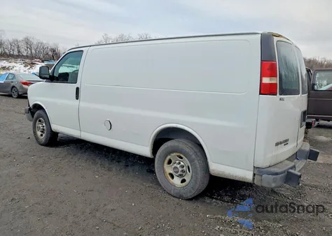 2015 GMC Savana G2500 z USA, uszkodzony, nr VIN 1GTW7FCF9F1903534